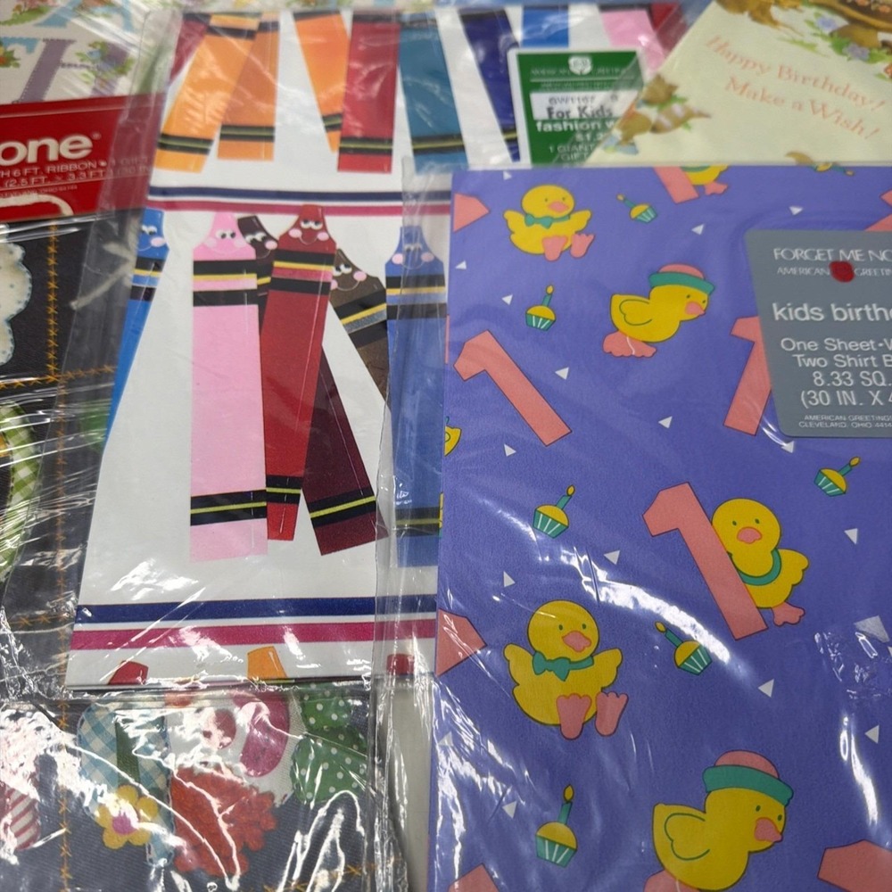 Lot Of Vintage Wrapping Paper Sheets Multiple Occasions 70s 80s Mickey/Clowns - Picture 3 of 13
